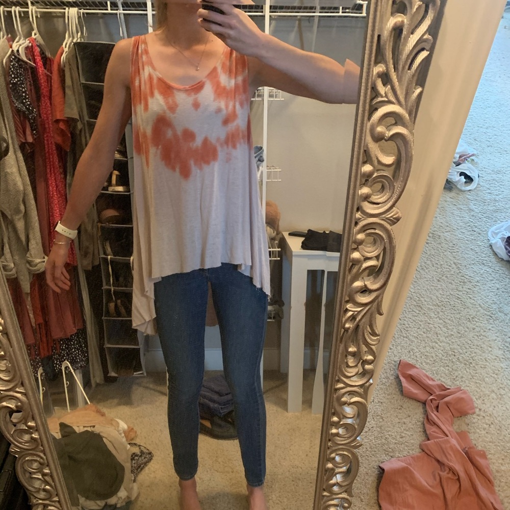 Tie dye flowy tank top perfect for summer!